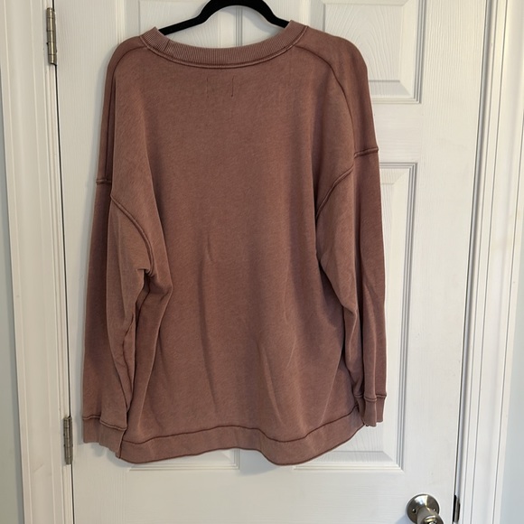 American Eagle Oversized Crewneck Sweatshirt Mauve Color - Picture 2 of 3